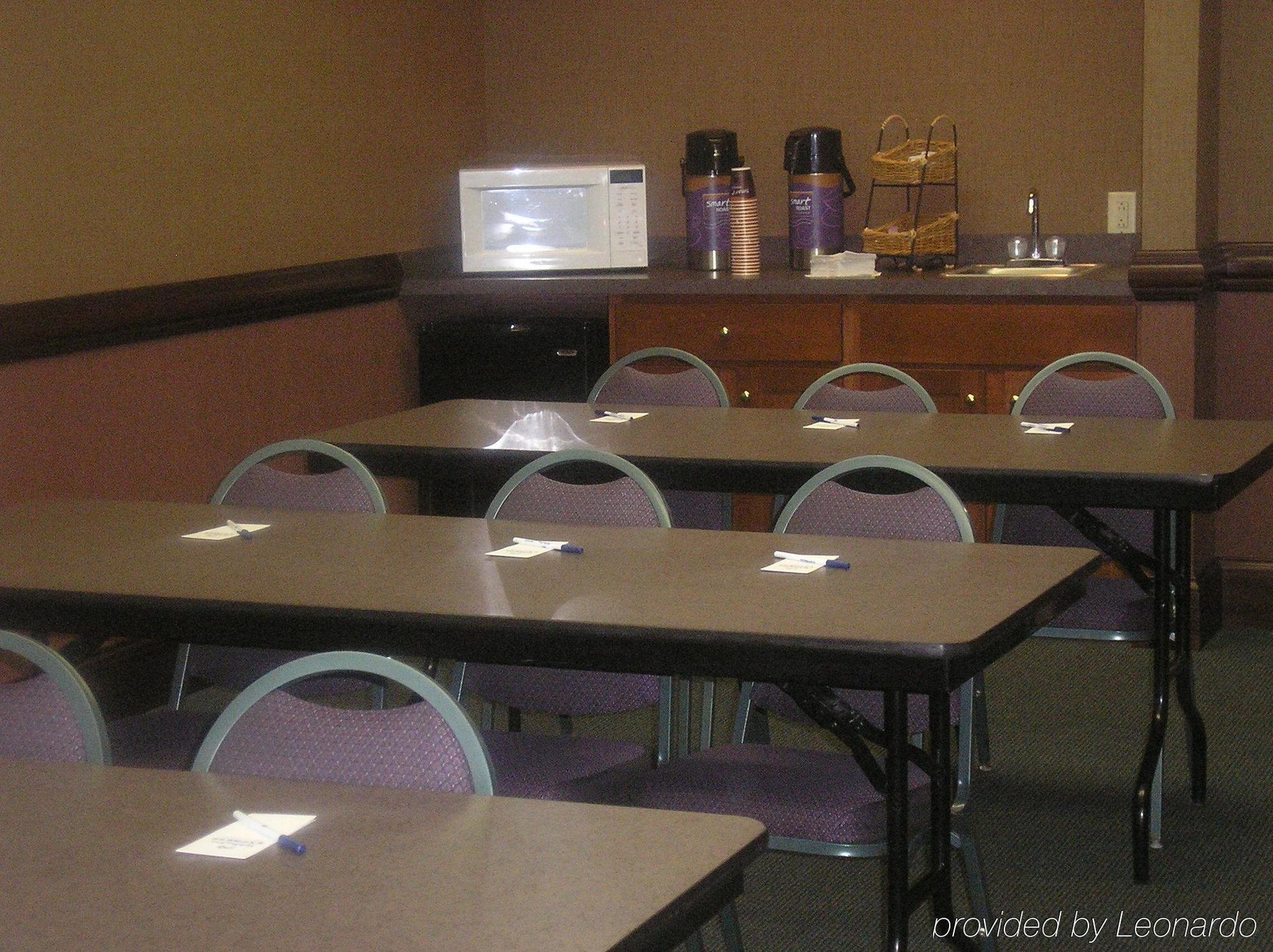 Holiday Inn Express Fort Wayne - East - New Haven By Ihg Екстериор снимка