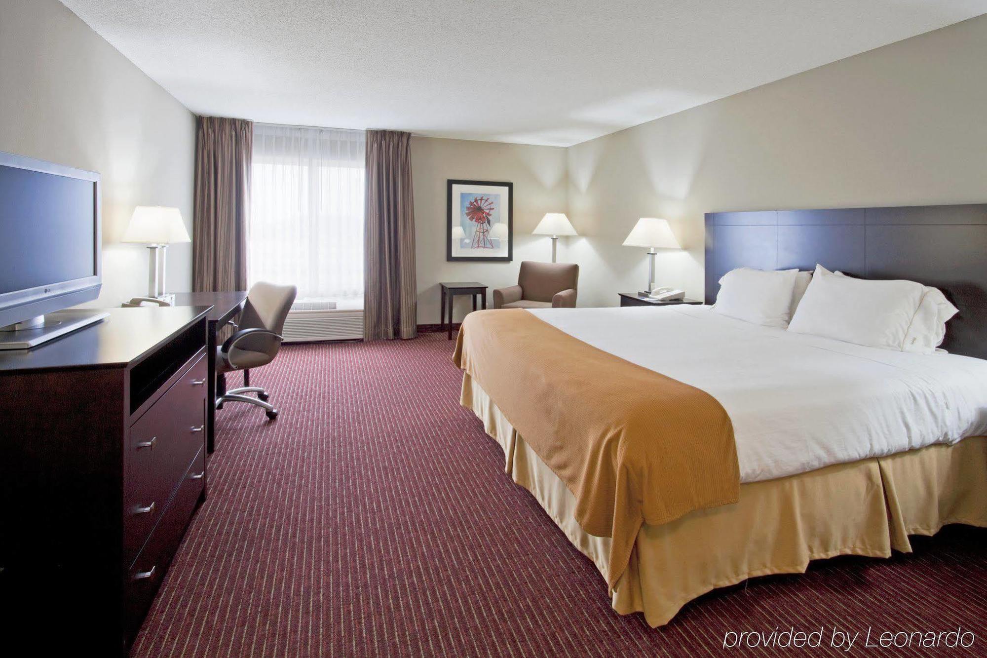 Holiday Inn Express Fort Wayne - East - New Haven By Ihg Стая снимка