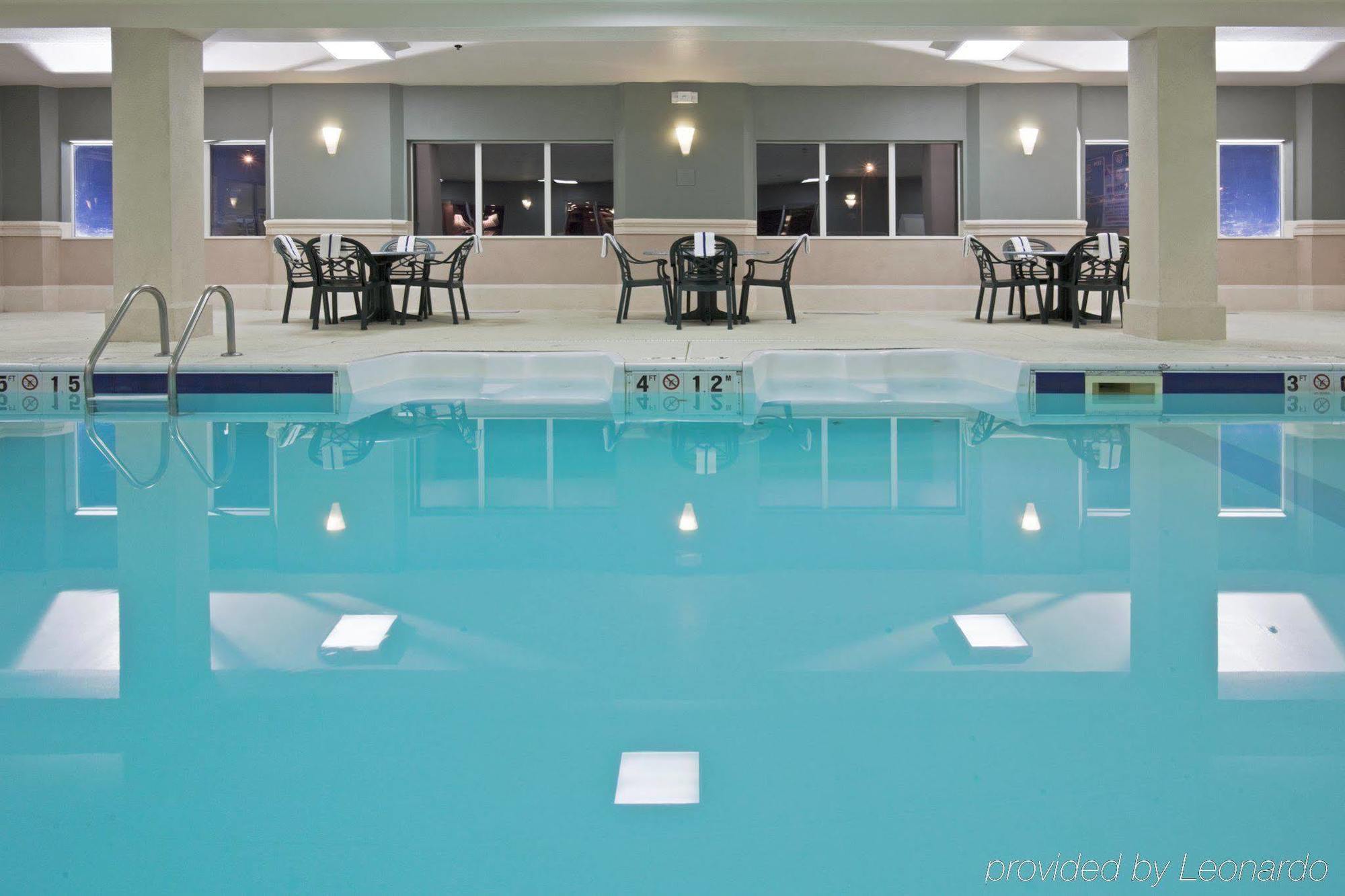Holiday Inn Express Fort Wayne - East - New Haven By Ihg Екстериор снимка